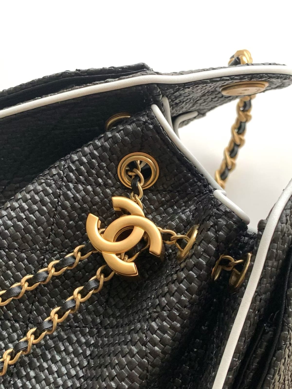 Bolsa Chanel 25 em Raffia - 30cm