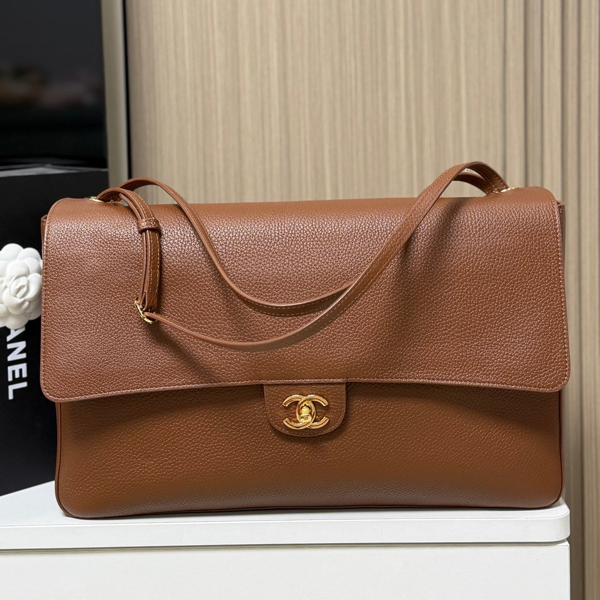 Bolsa Chanel Maxi Flap - 38.5cm