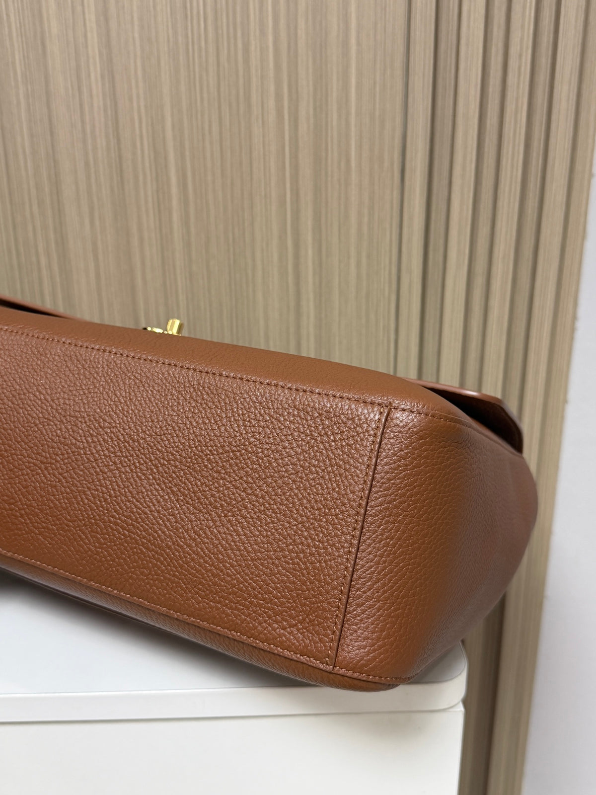 Bolsa Chanel Maxi Flap - 38.5cm