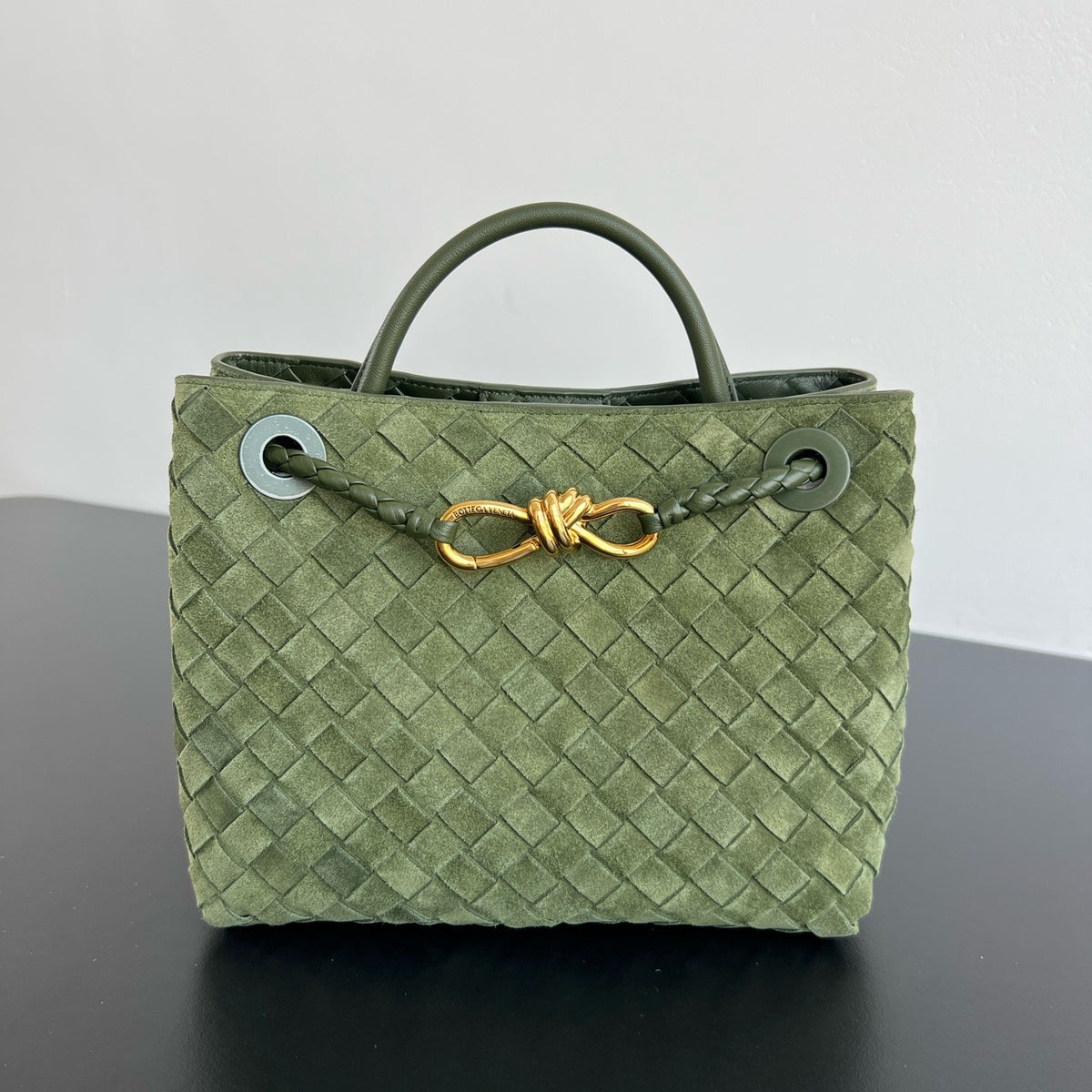 Bottega Veneta Andiamo - Couro de Bezerro e Camurça Verde - 25cm