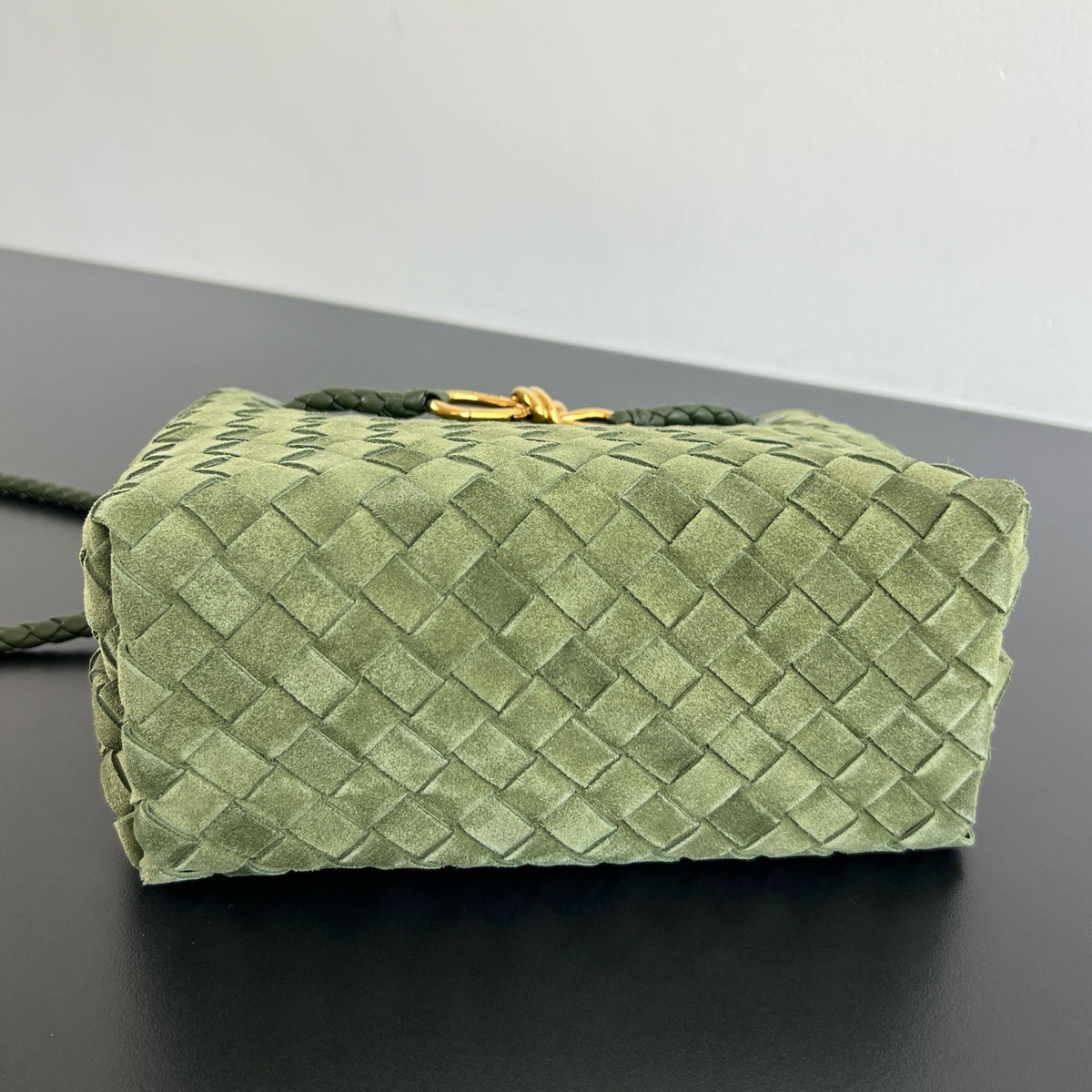 Bottega Veneta Andiamo - Couro de Bezerro e Camurça Verde - 25cm