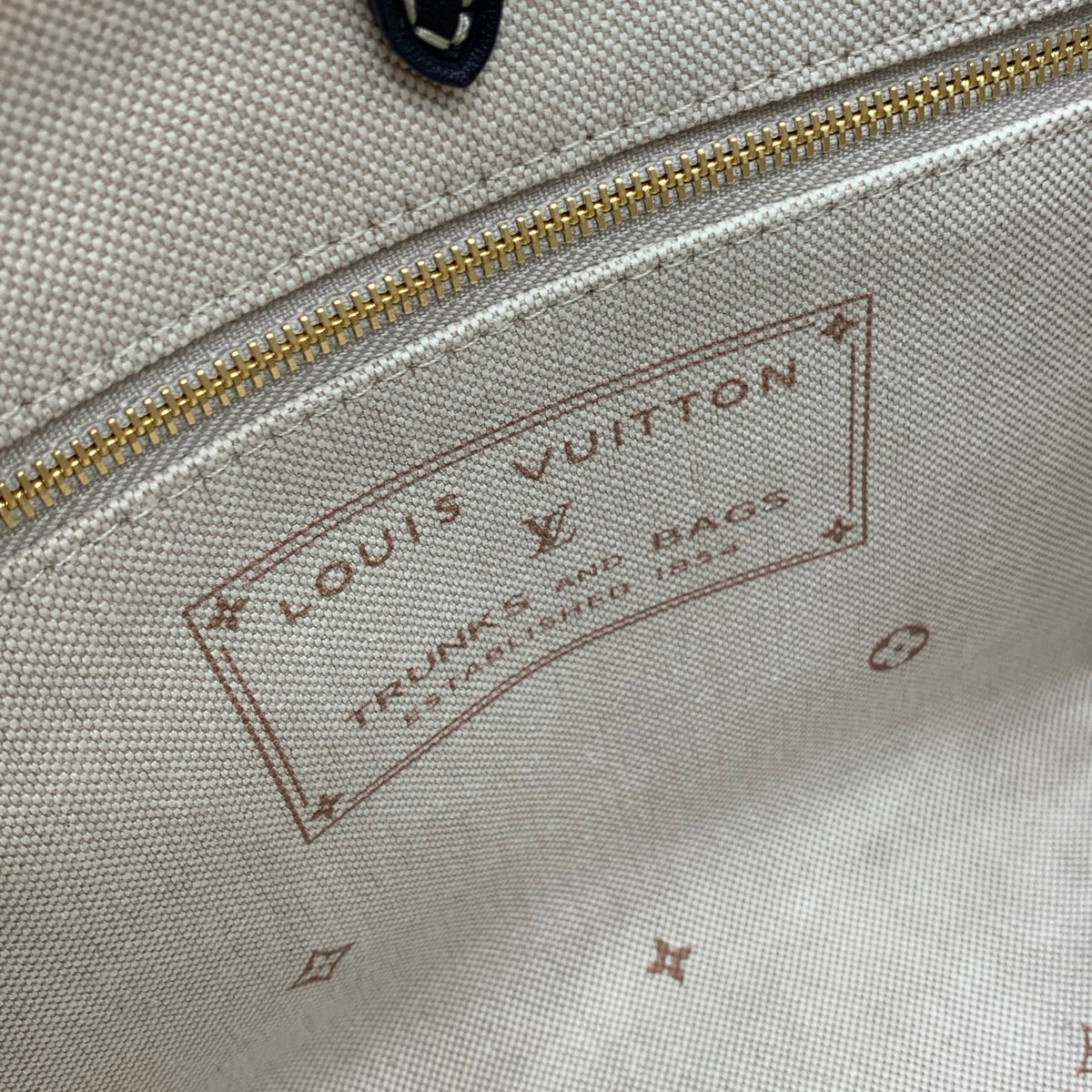 Bolsa Louis Vuitton OnTheGo - 25 cm