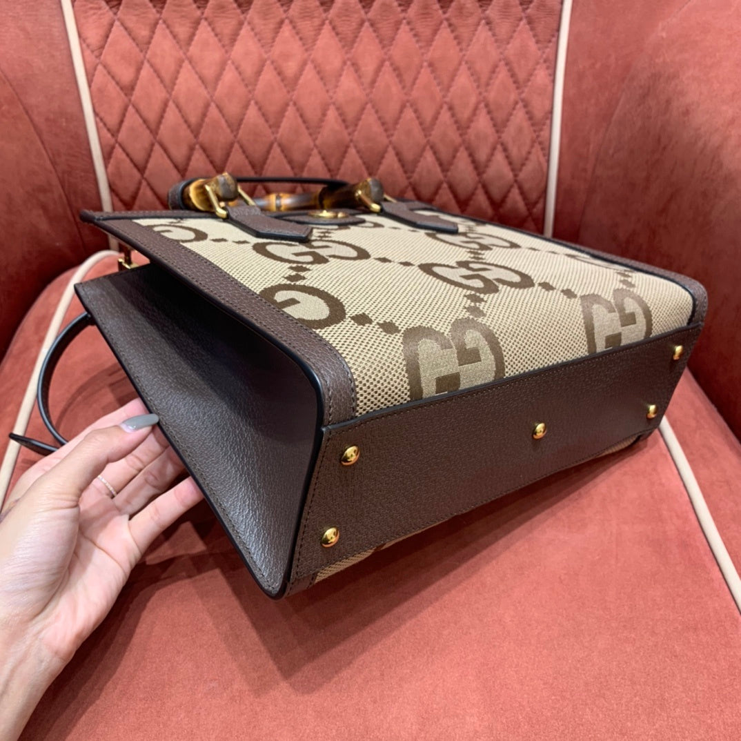 Gucci Diana Jumbo GG
