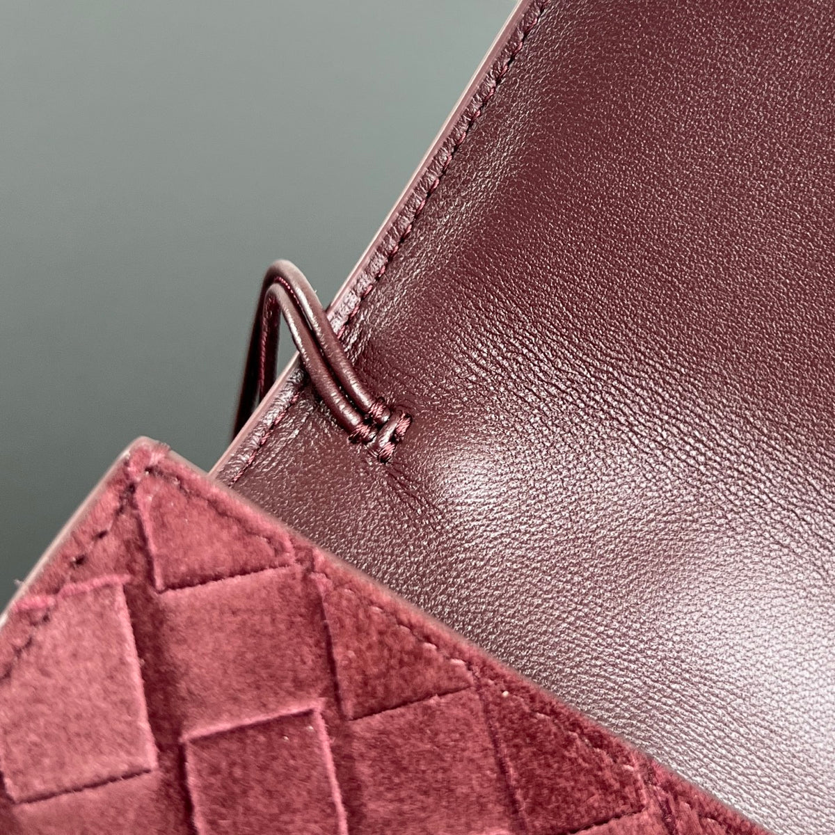 Bottega Veneta Clutch Intrecciato Couro Genuíno - 31 cm