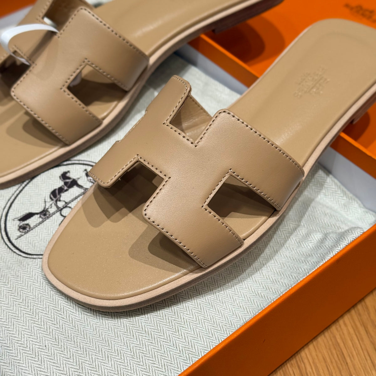 Hermès Oran – Couro Liso