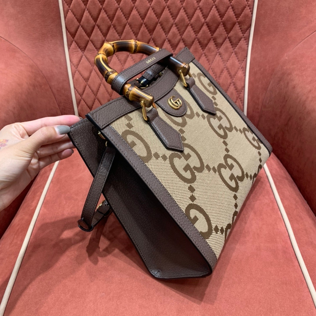 Gucci Diana Jumbo GG