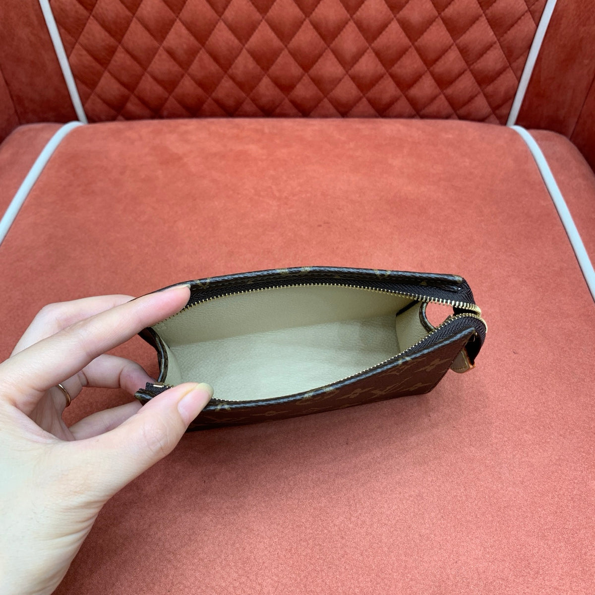 Louis Vuitton Pochette - 15 cm