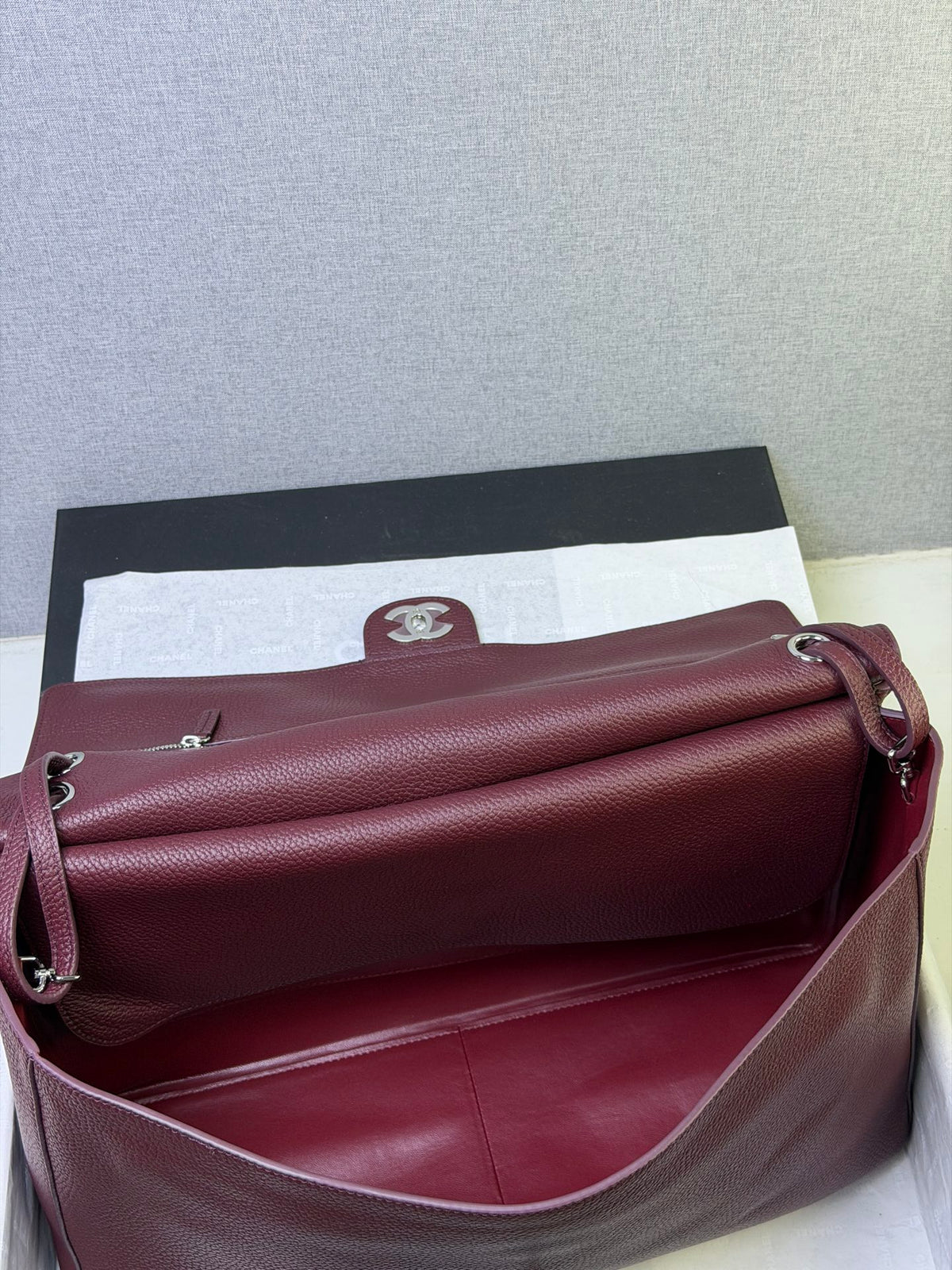 Bolsa Chanel Maxi Flap - 38.5cm