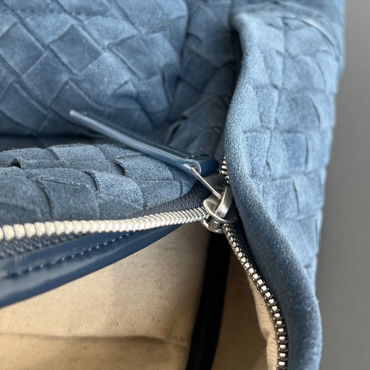 Bottega Veneta Mochila Intrecciato em Camurça e Couro - 46 cm