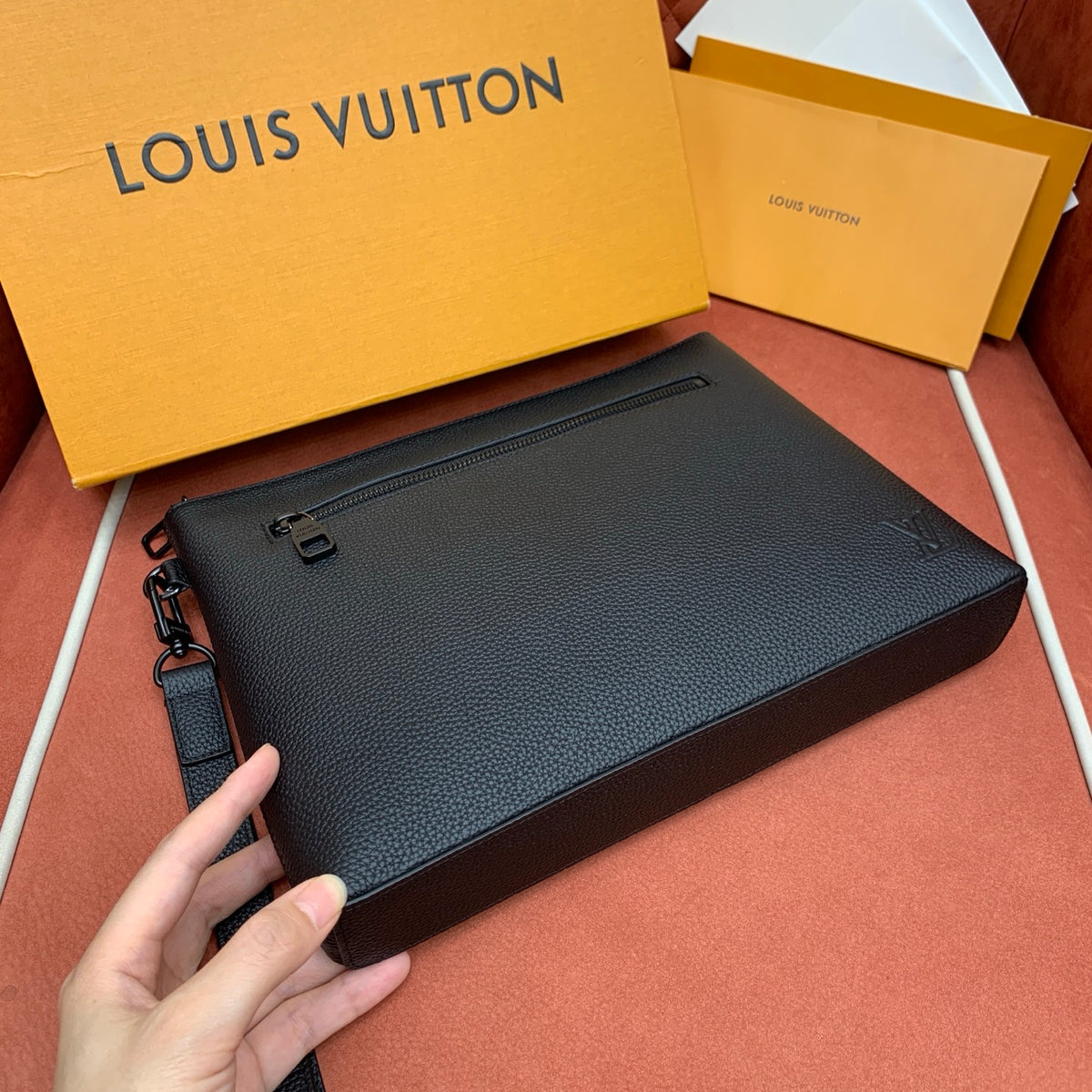 Bolsa Louis Vuitton Takeoff - 30 cm