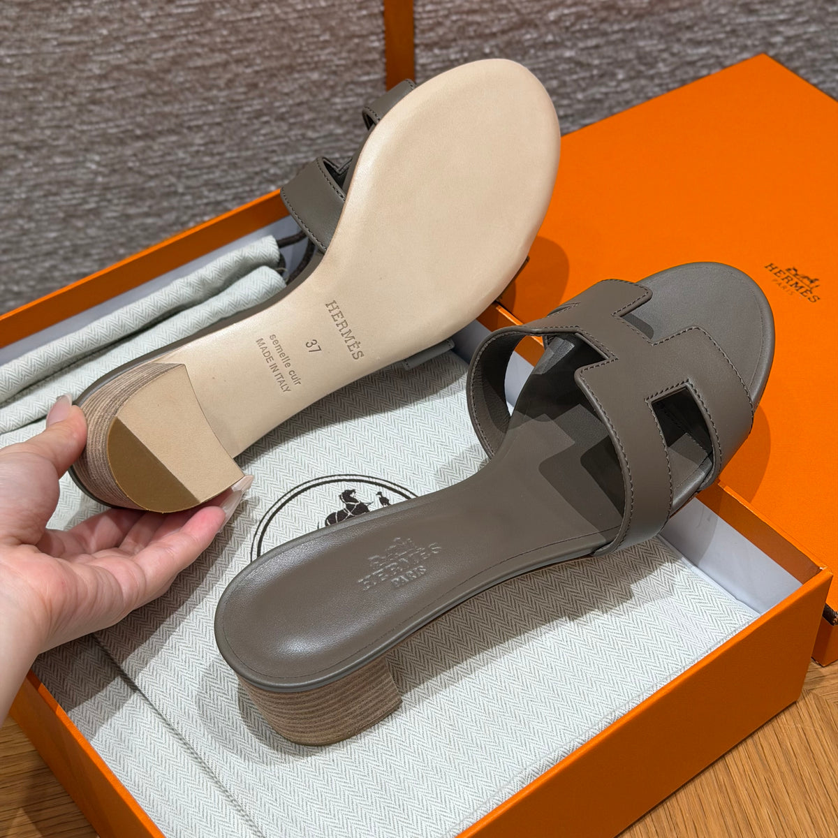 Hermès Oasis - Couro Liso