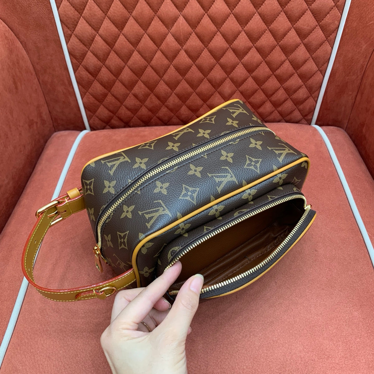 Nécessaire Louis Vuitton Dopp Kit Cargo - 23 cm