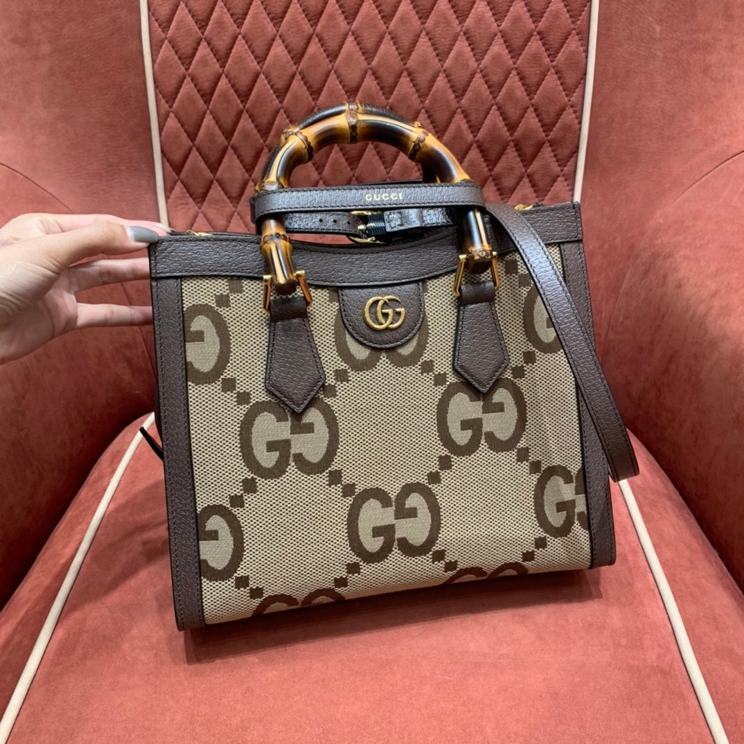 Gucci Diana Jumbo GG