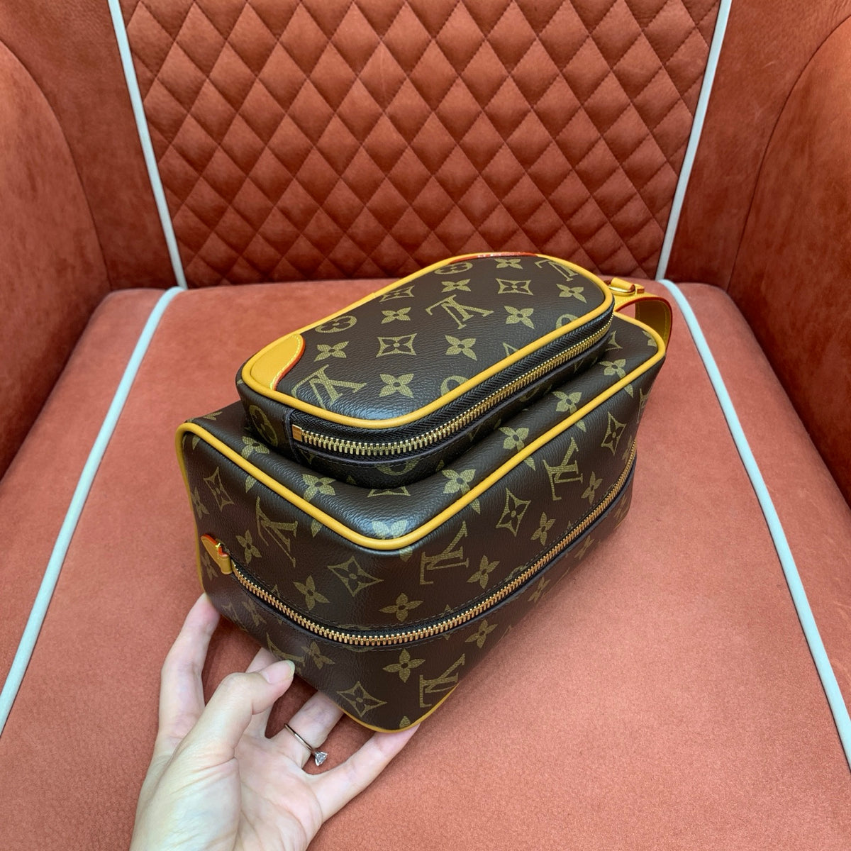 Nécessaire Louis Vuitton Dopp Kit Cargo - 23 cm