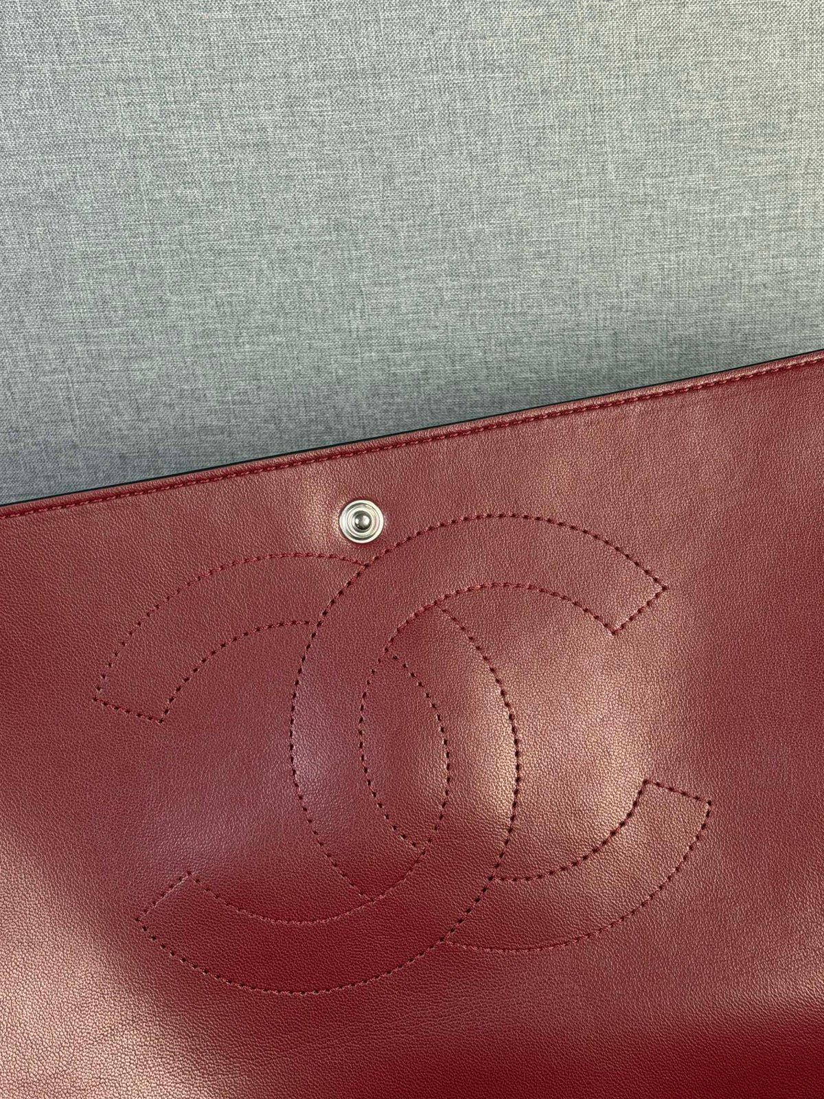 Bolsa Chanel Maxi Flap - 38.5cm