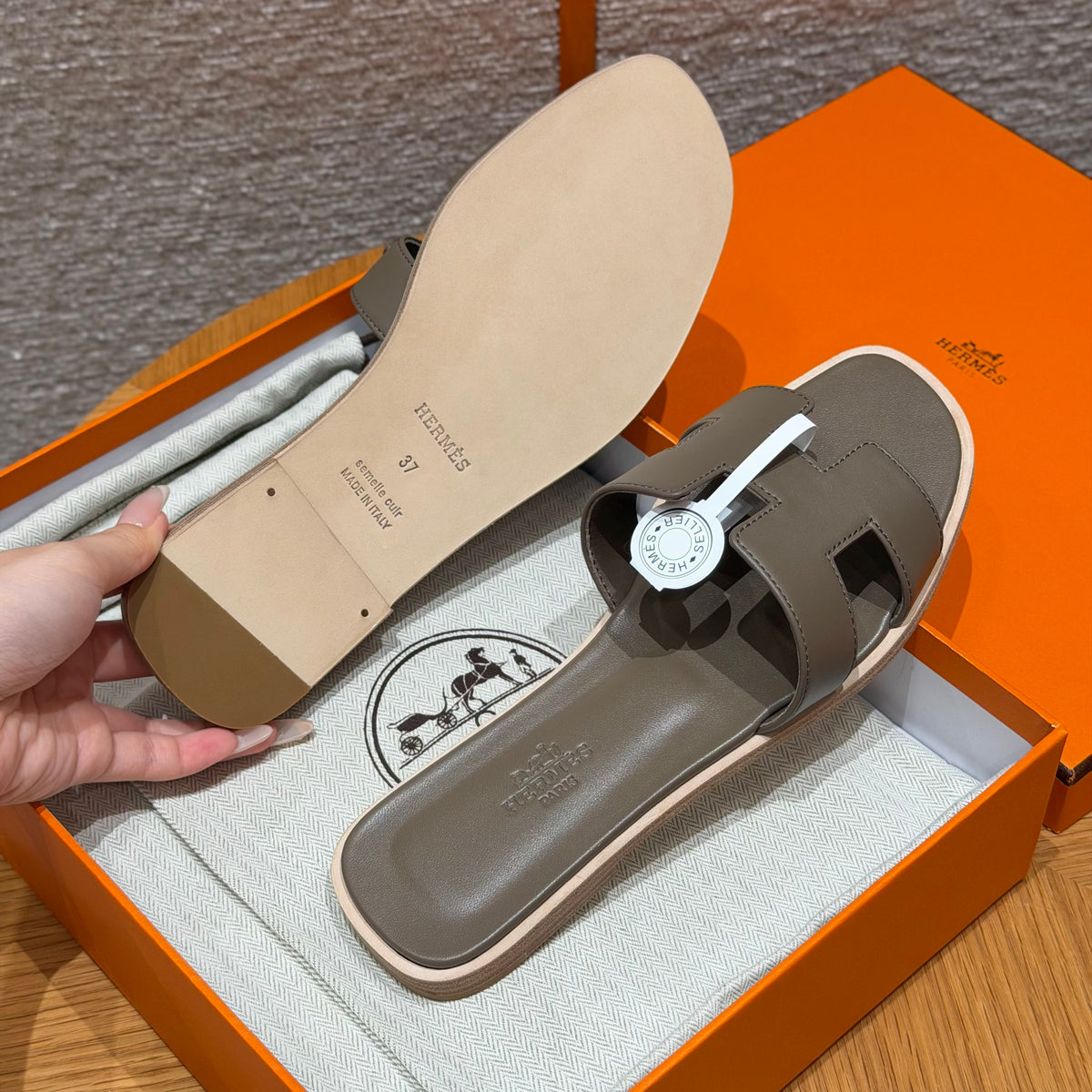 Hermès Oran – Couro Liso