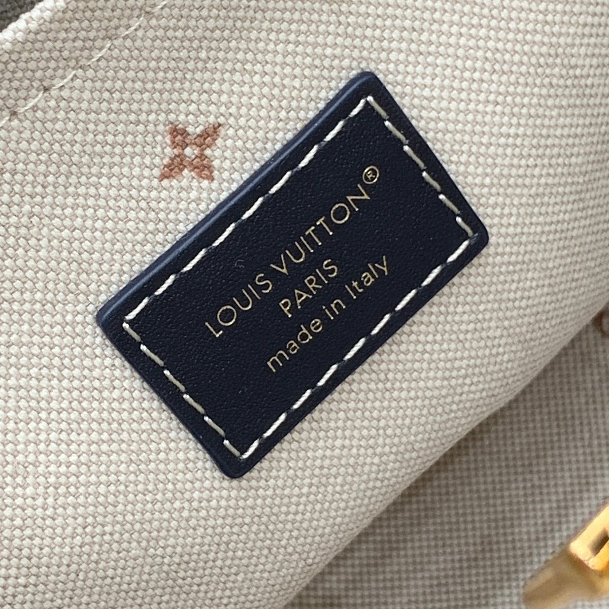 Bolsa Louis Vuitton OnTheGo - 25 cm