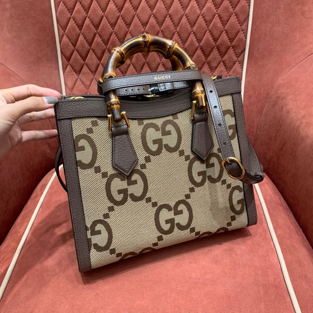 Gucci Diana Jumbo GG