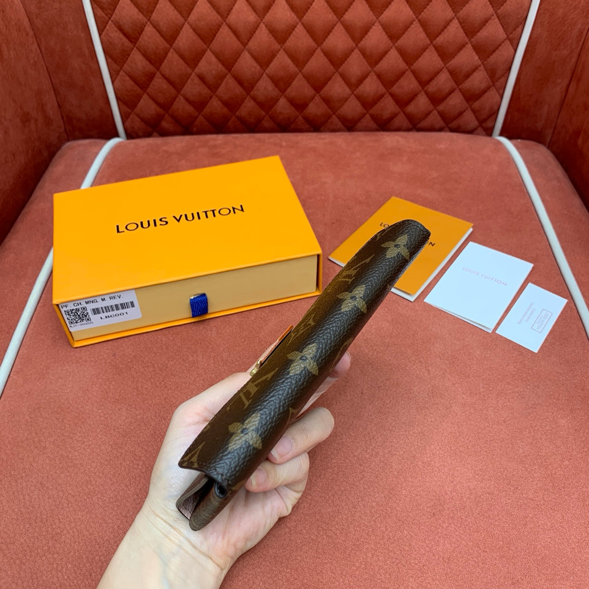 Estojo de Maquiagem Louis Vuitton com Espelho - 17 cm