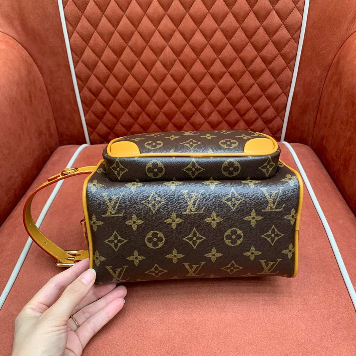 Nécessaire Louis Vuitton Dopp Kit Cargo - 23 cm