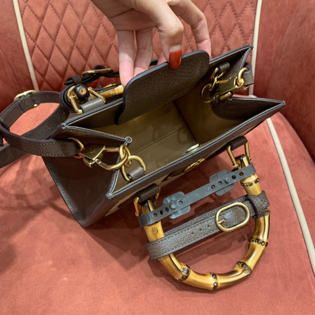 Gucci Diana Mini Jumbo GG