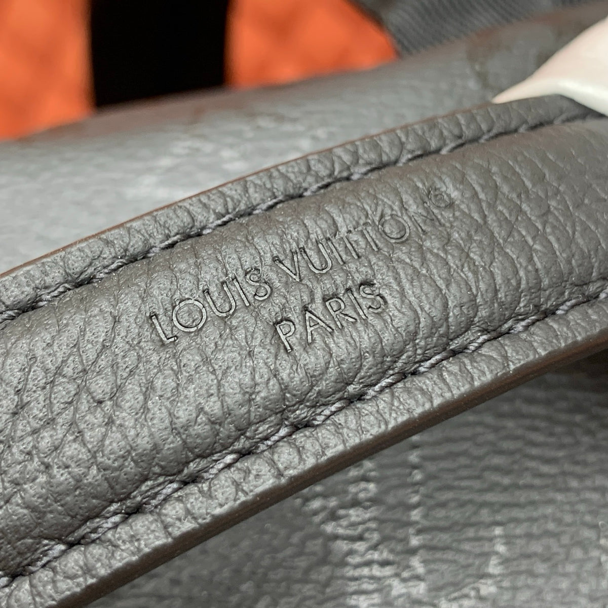 Mochila Louis Vuitton Discovery Cargo - 39 cm