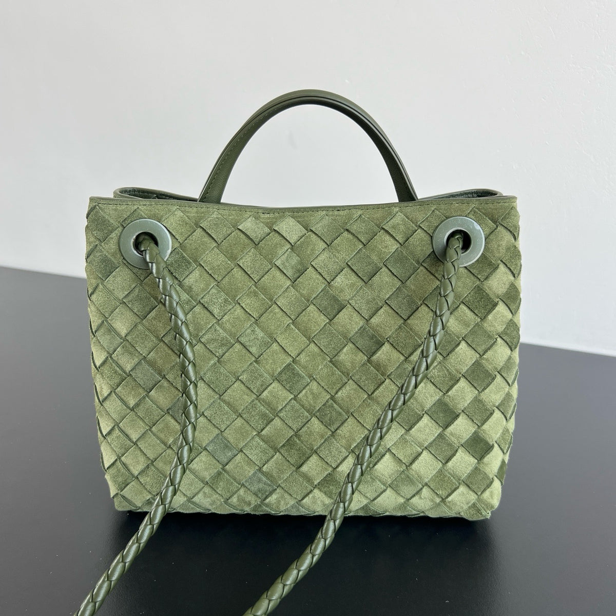 Bottega Veneta Andiamo - Couro de Bezerro e Camurça Verde - 25cm