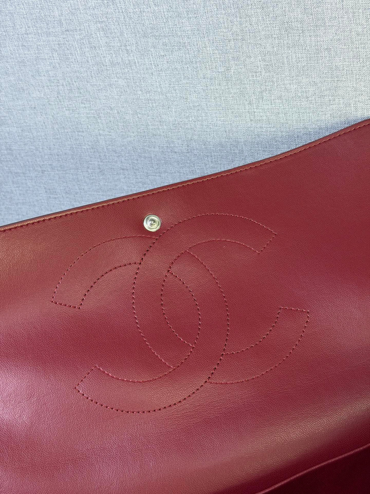 Bolsa Chanel Maxi Flap - 38.5cm