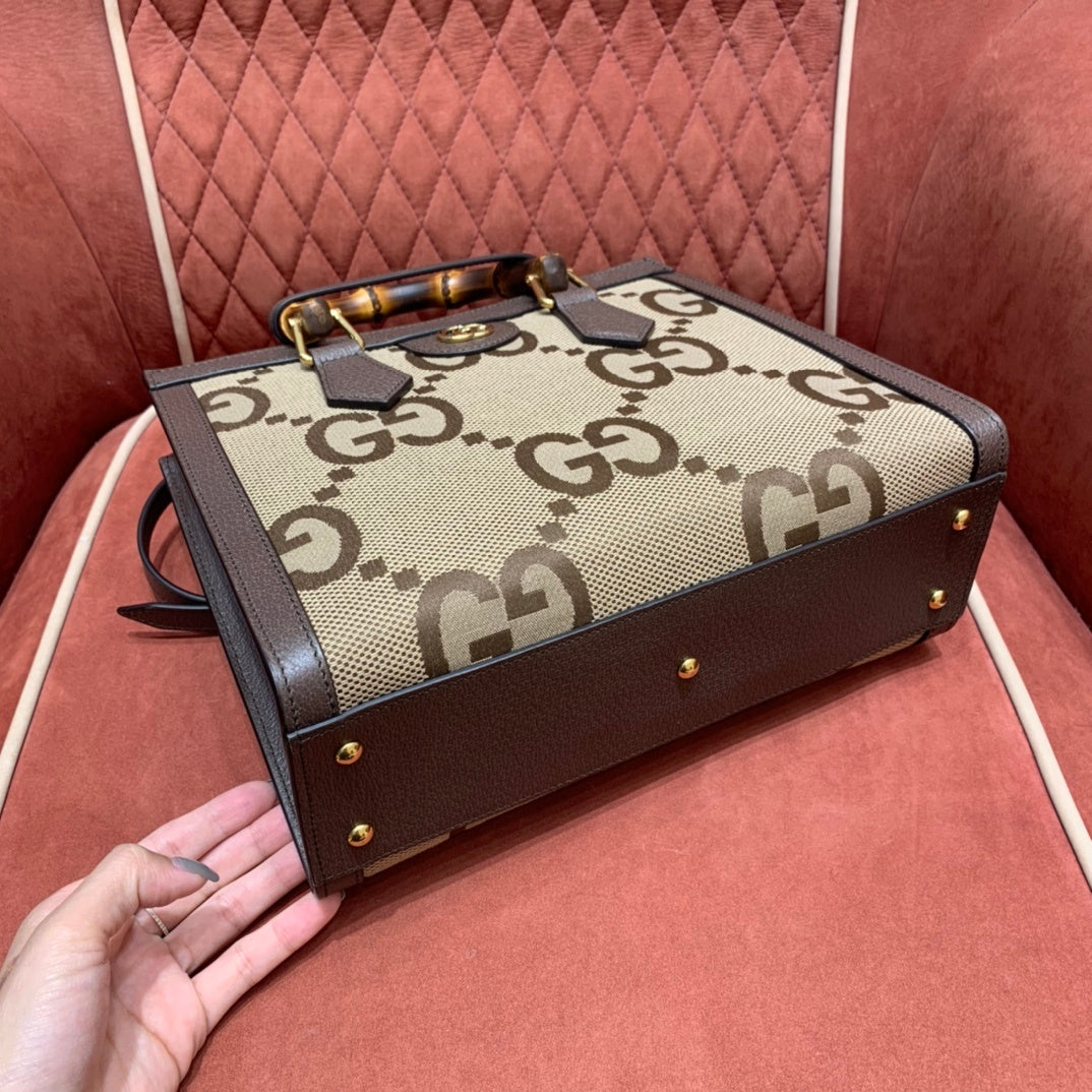 Gucci Diana Jumbo GG
