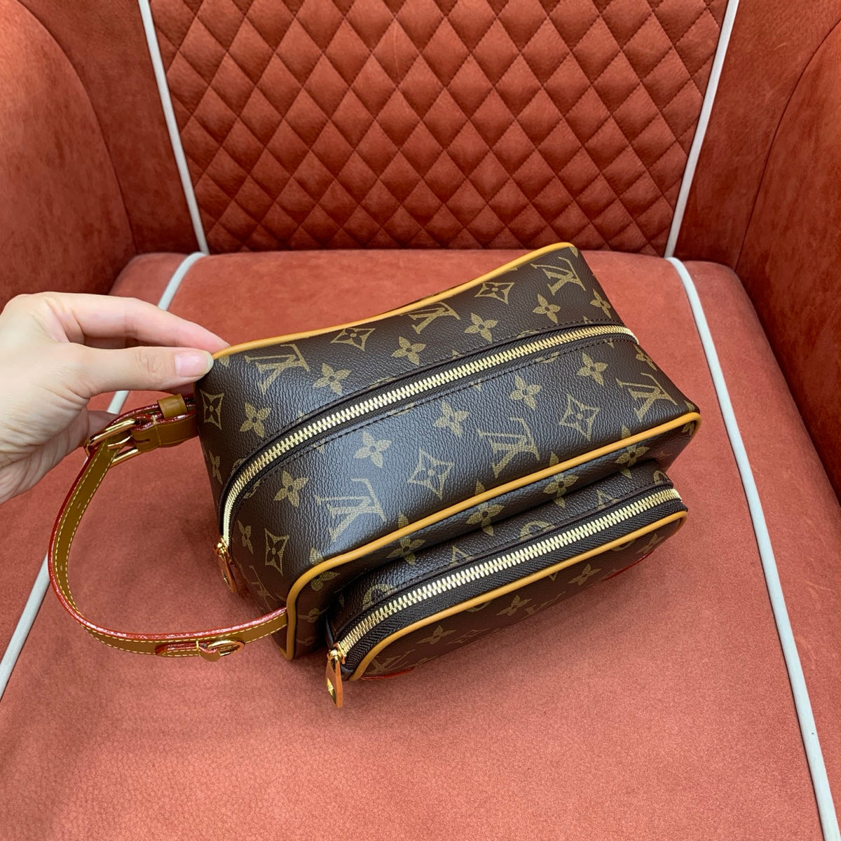 Nécessaire Louis Vuitton Dopp Kit Cargo - 23 cm
