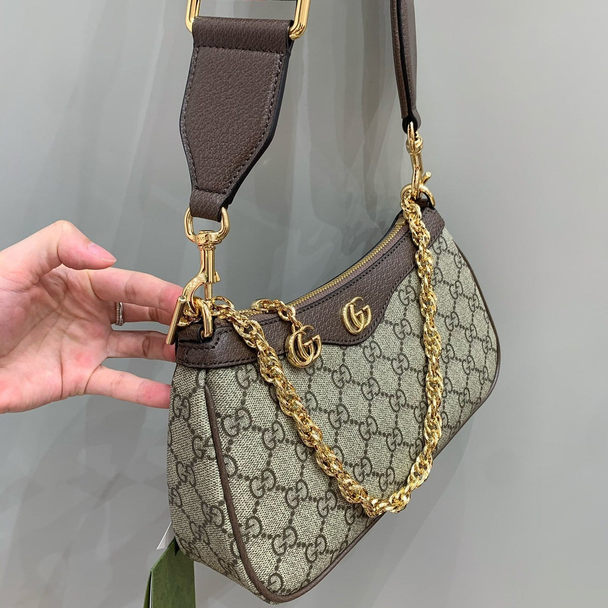 Bolsa Gucci GG Supreme com Alça Dupla - 25cm