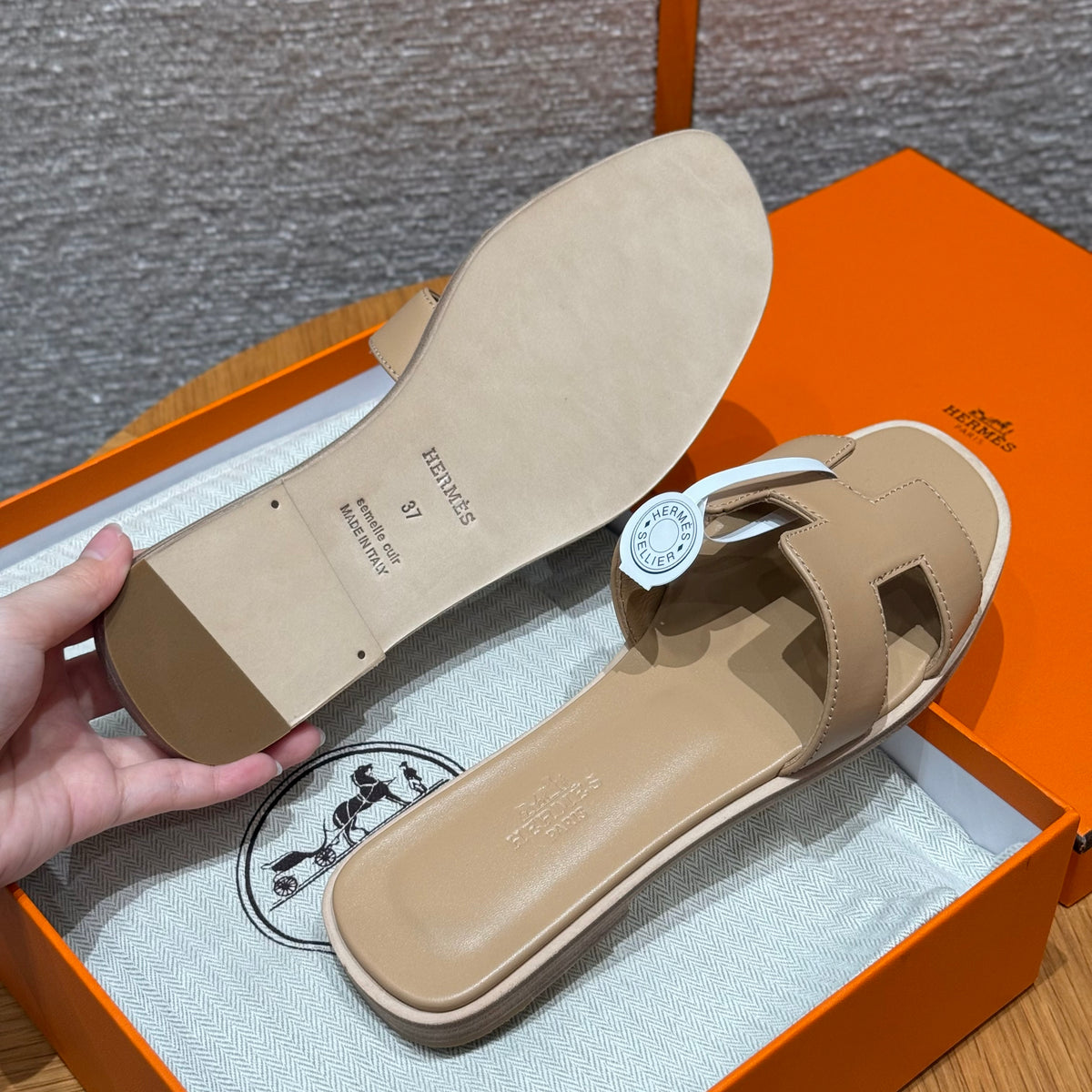 Hermès Oran – Couro Liso