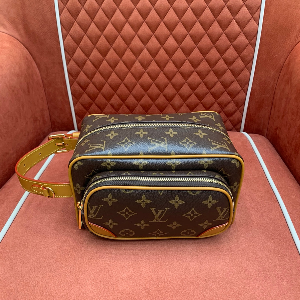 Nécessaire Louis Vuitton Dopp Kit Cargo - 23 cm