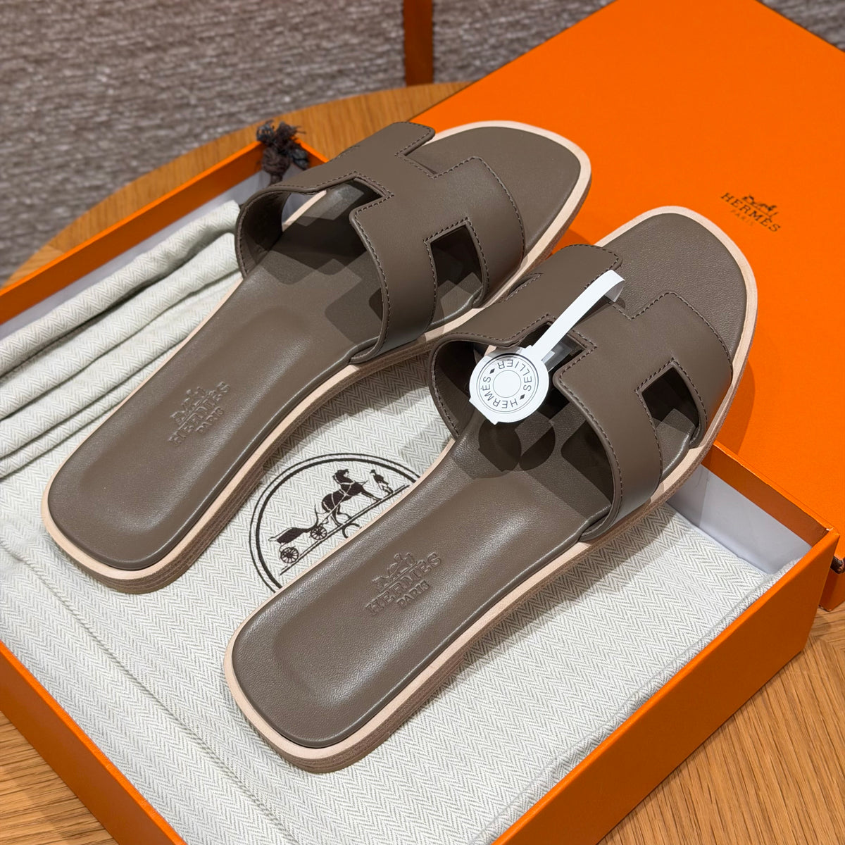 Hermès Oran – Couro Liso